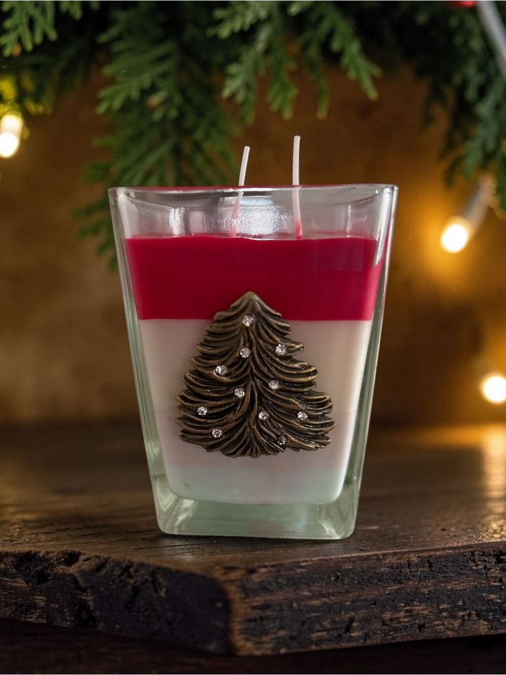 Red ,green & gold layered apricot soy wax 26 oz candle with layers of fragrance
